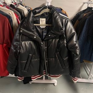 Abercrombie vegan leather cropped puffer